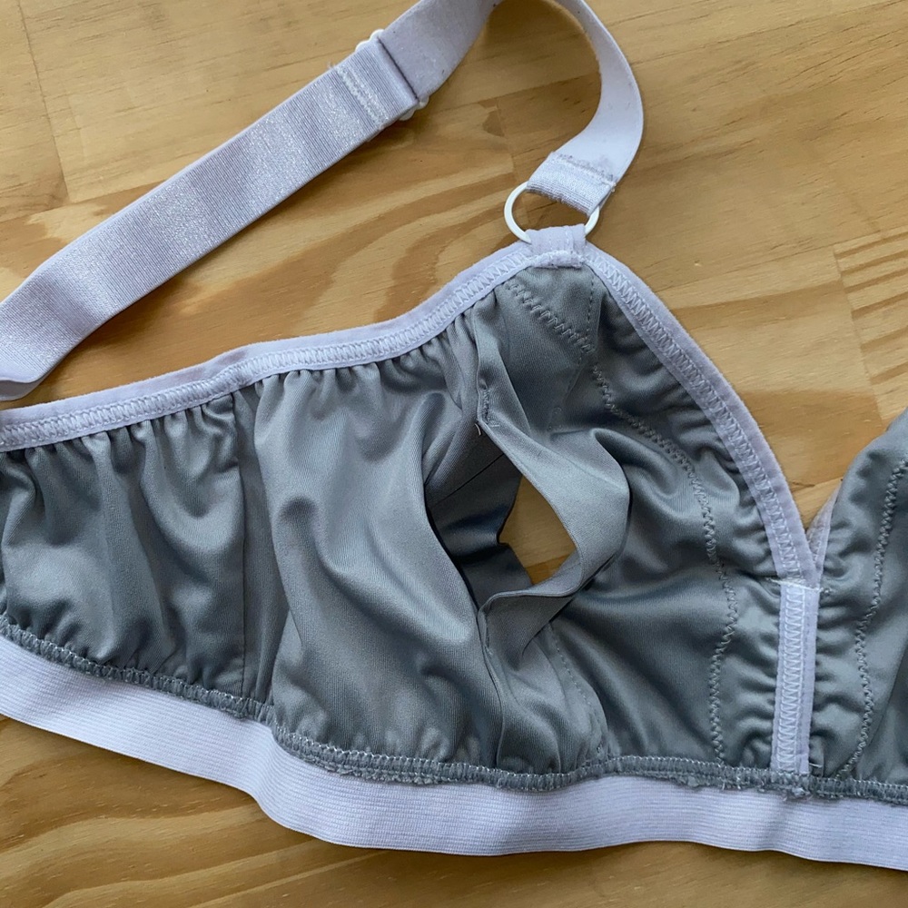 The Dairy Barn - maternity nursing bra in grey with lace trim size M